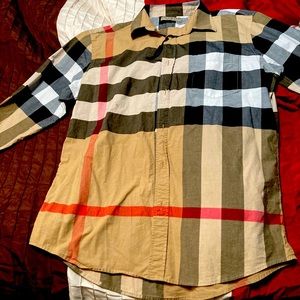 Men’s Burberry shirt